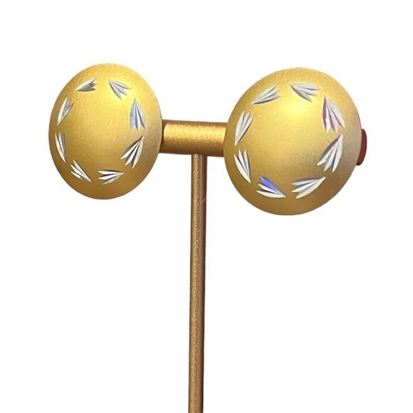 🤯5/$20🤯 Vintage Gold And Silver Round Stud Earrings - Picture 2 of 4